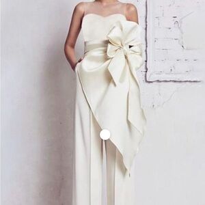 Elegant White Sleeveless Jumpsuit